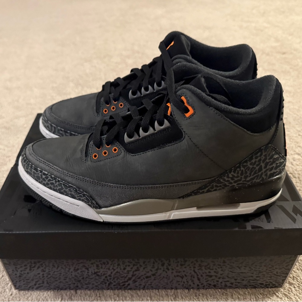 Jordan 3 Retro Fear (2023) - Picture 4 of 9